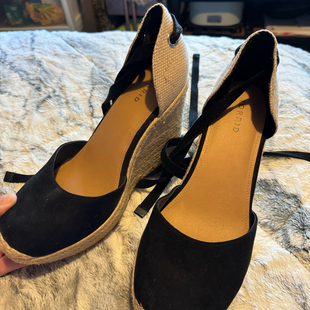 Torrid Wedges
